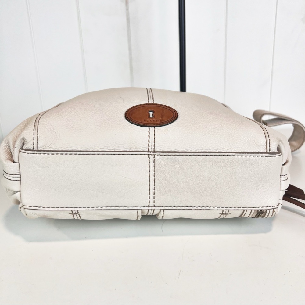 Vintage Fossil Crossbody White Textured Leather Multi Pocket Adjustable Strap - Picture 5 of 15